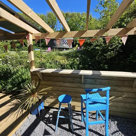 Granville House Glamping Kemping *